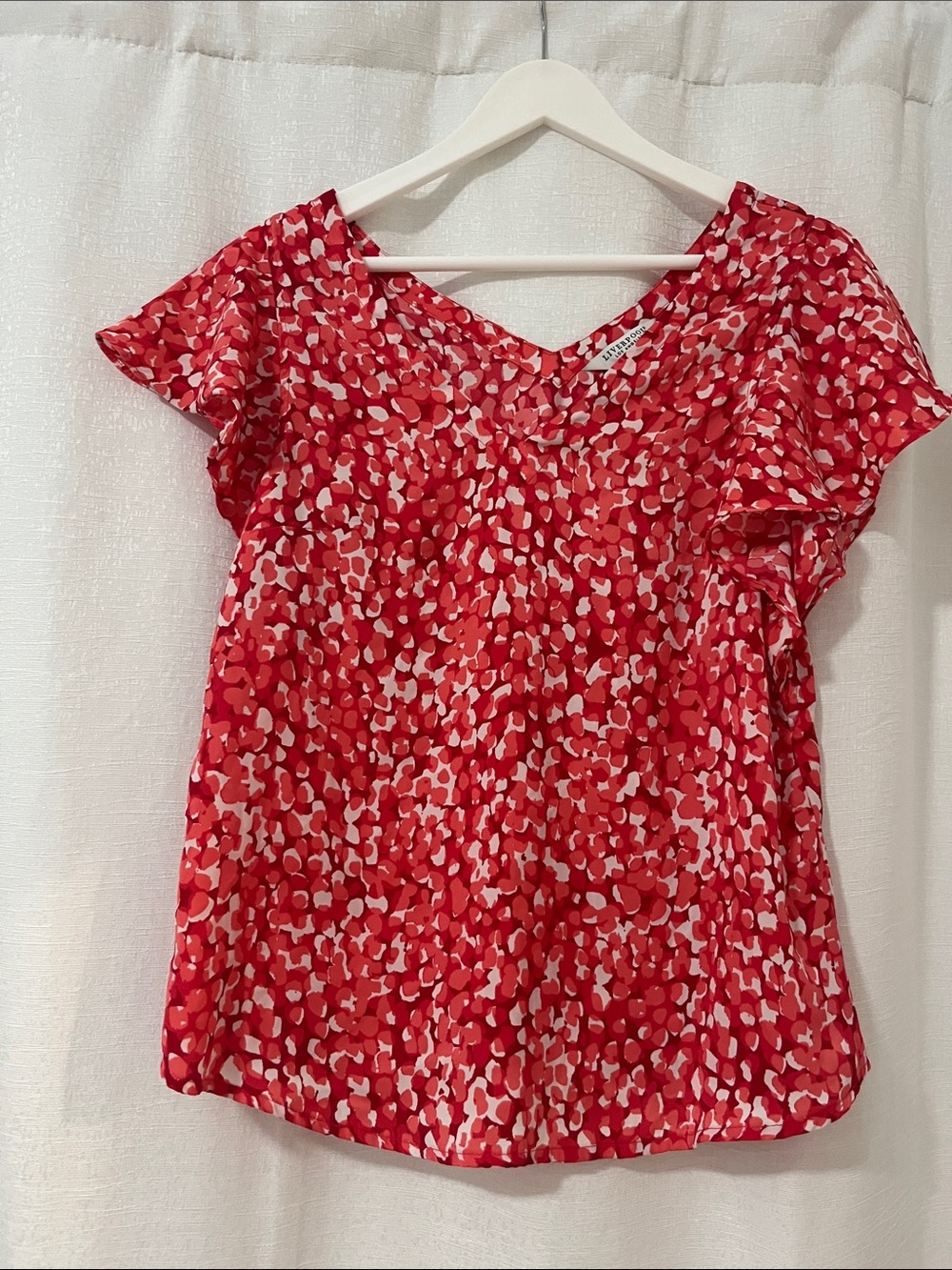 Liverpool Red Printed V-Neck Flutter Sleeve Blouse Small